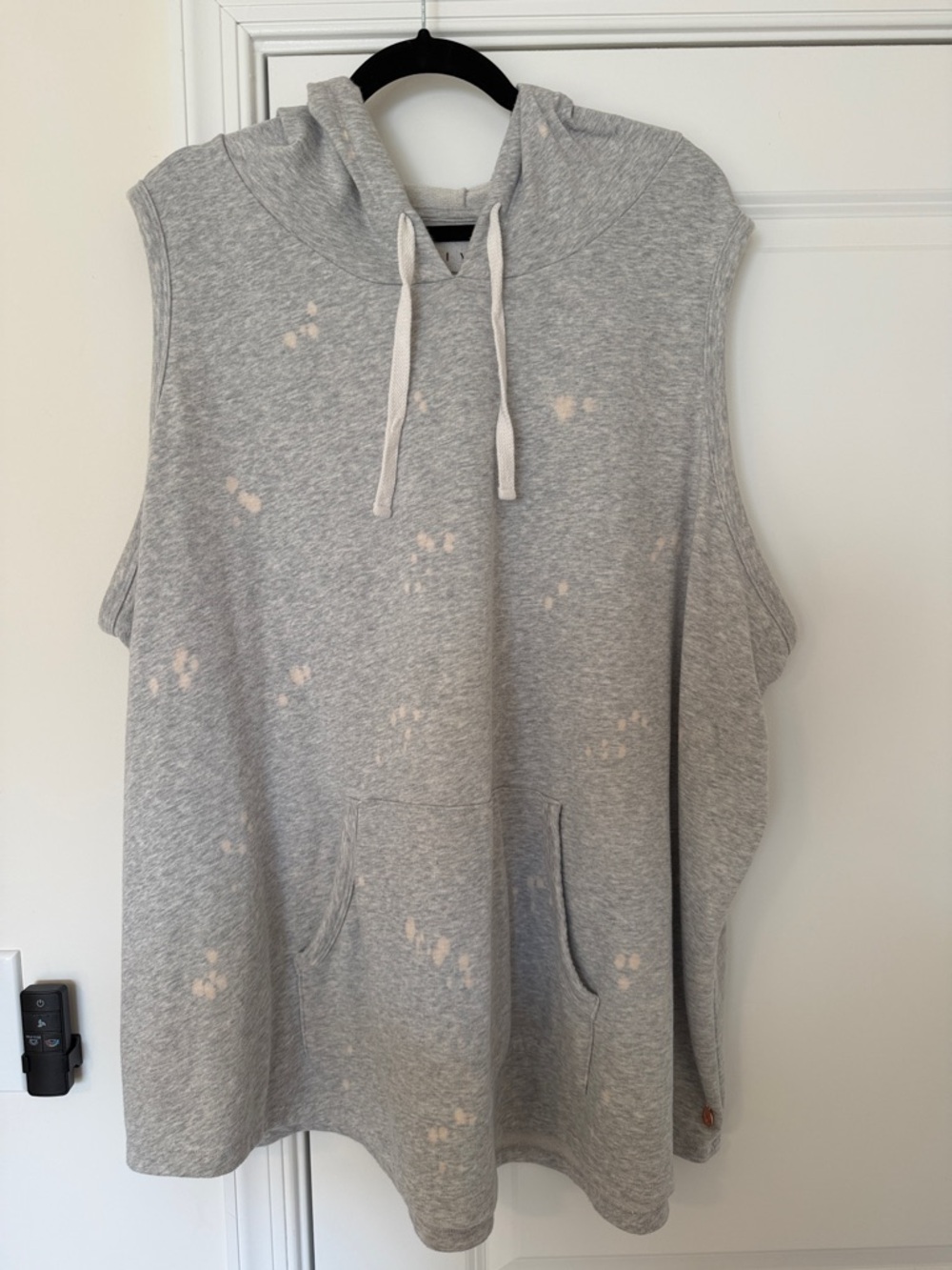 NWOT Livi Active Sleeveless Hooded Pullover Tank with Front Pocket